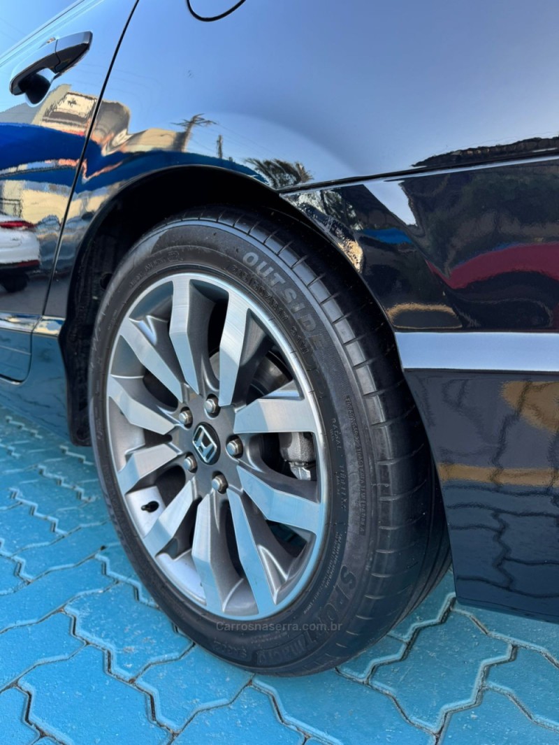 CIVIC 1.8 LXS 16V FLEX 4P MANUAL - 2007 - ESTâNCIA VELHA