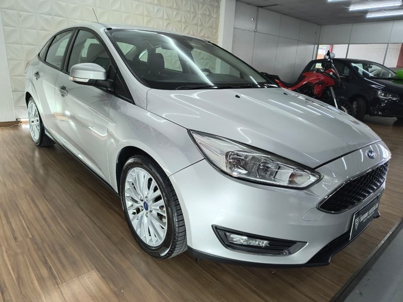 FOCUS 2.0 SE FASTBACK 16V FLEX 4P AUTOMÁTICO - 2017 - CAXIAS DO SUL