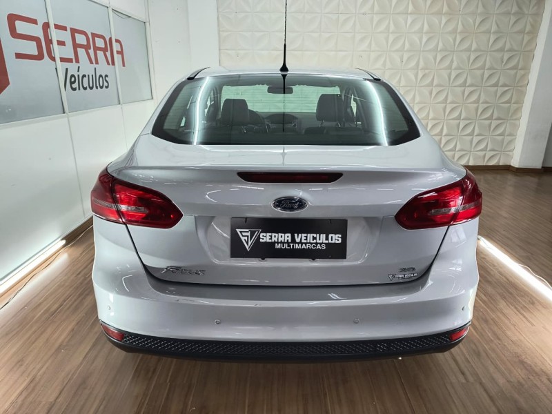 FOCUS 2.0 SE FASTBACK 16V FLEX 4P AUTOMÁTICO - 2017 - CAXIAS DO SUL