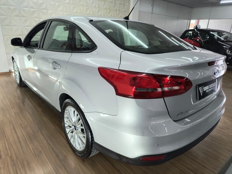 FOCUS 2.0 SE FASTBACK 16V FLEX 4P AUTOMÁTICO - 2017 - CAXIAS DO SUL