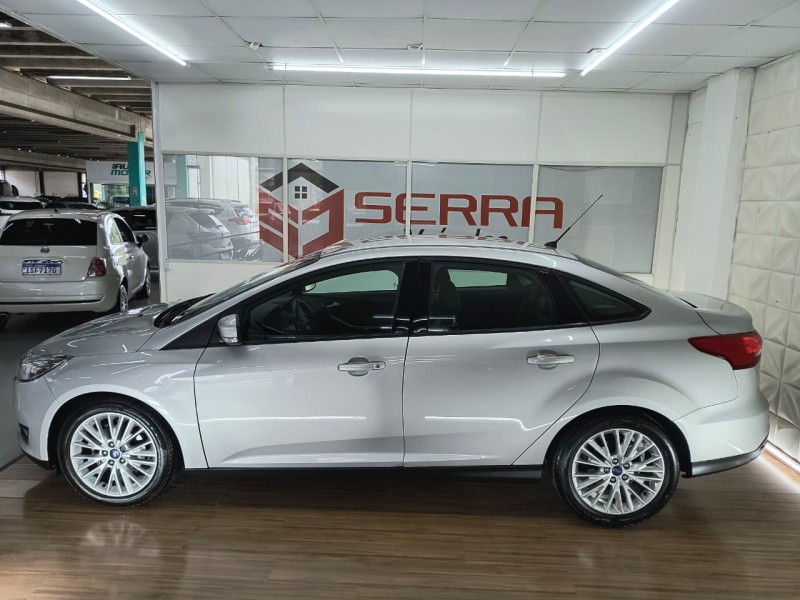 FOCUS 2.0 SE FASTBACK 16V FLEX 4P AUTOMÁTICO - 2017 - CAXIAS DO SUL