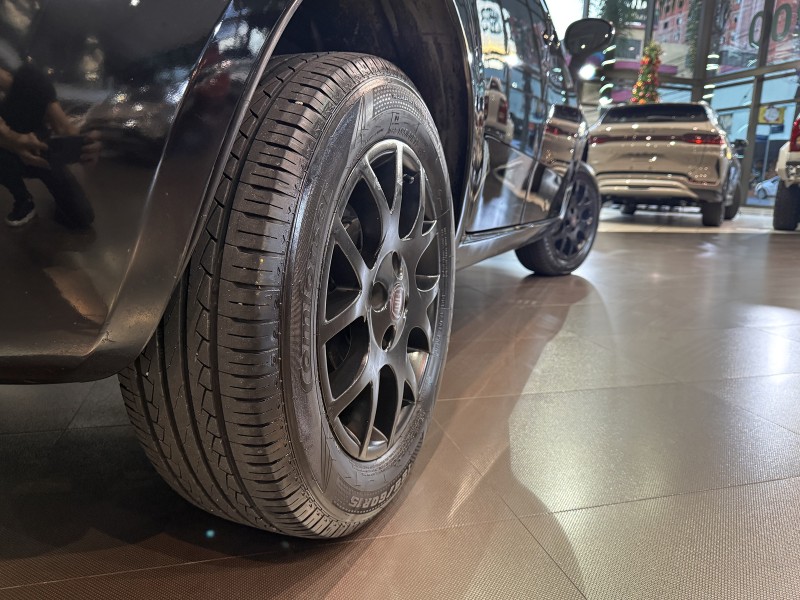 PUNTO 1.4 ELX 8V FLEX 4P MANUAL - 2010 - FARROUPILHA