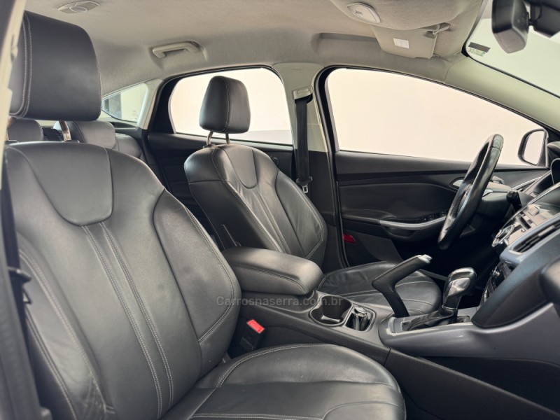 FOCUS 2.0 TITANIUM 16V FLEX 4P AUTOMÁTICO - 2015 - CARLOS BARBOSA