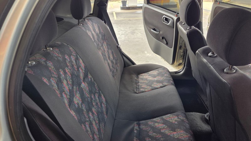 CORSA 1.0 MPFI MAXX SEDAN 8V FLEX 4P MANUAL - 2004 - CAXIAS DO SUL