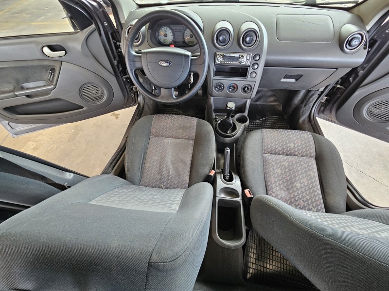 FIESTA 1.0 EDGE 8V GASOLINA 4P MANUAL - 2003 - CAXIAS DO SUL
