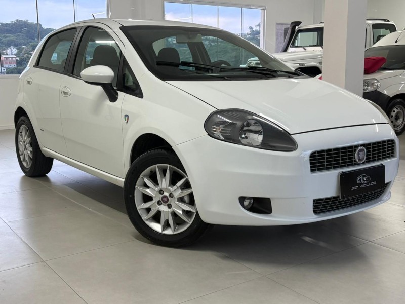 PUNTO 1.4 ATTRACTIVE ITALIA 8V FLEX 4P MANUAL - 2012 - BENTO GONçALVES