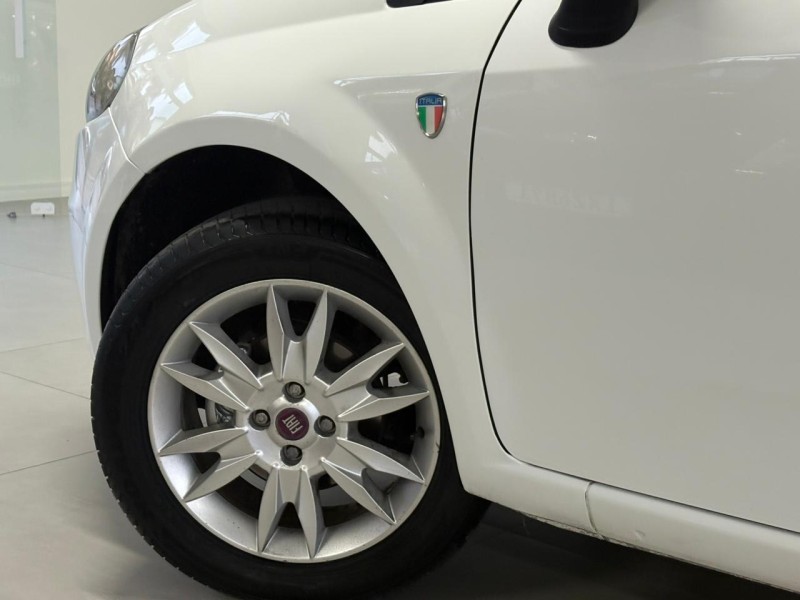 PUNTO 1.4 ATTRACTIVE ITALIA 8V FLEX 4P MANUAL - 2012 - BENTO GONçALVES