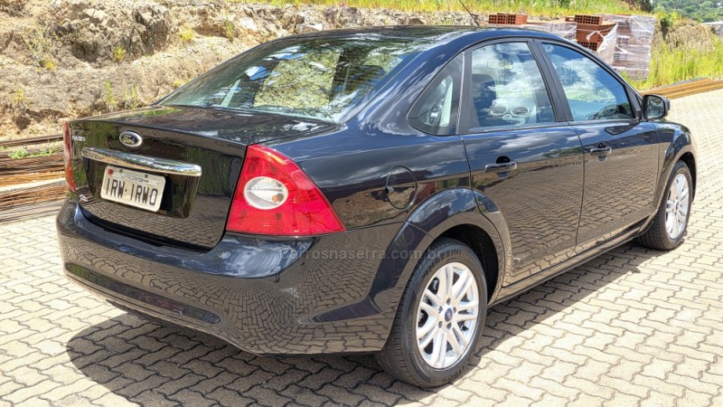 FOCUS 1.6 GLX SEDAN 8V FLEX 4P MANUAL - 2011 - SãO MARCOS