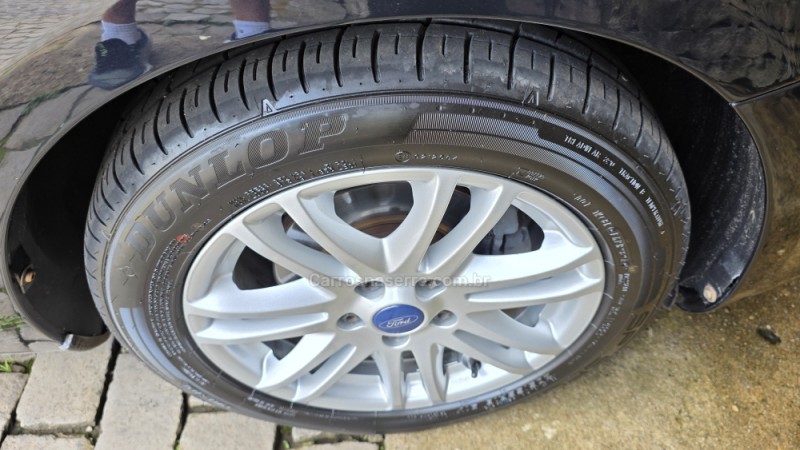 FOCUS 1.6 GLX SEDAN 8V FLEX 4P MANUAL - 2011 - SãO MARCOS