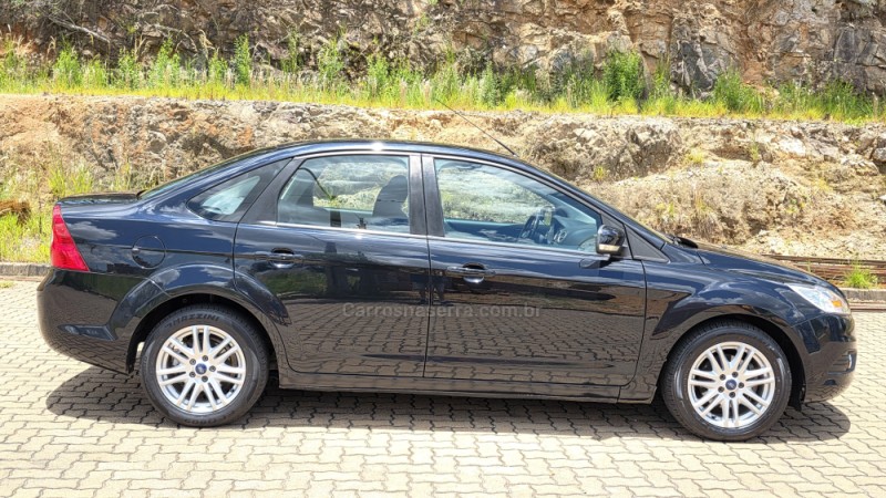 FOCUS 1.6 GLX SEDAN 8V FLEX 4P MANUAL - 2011 - SãO MARCOS