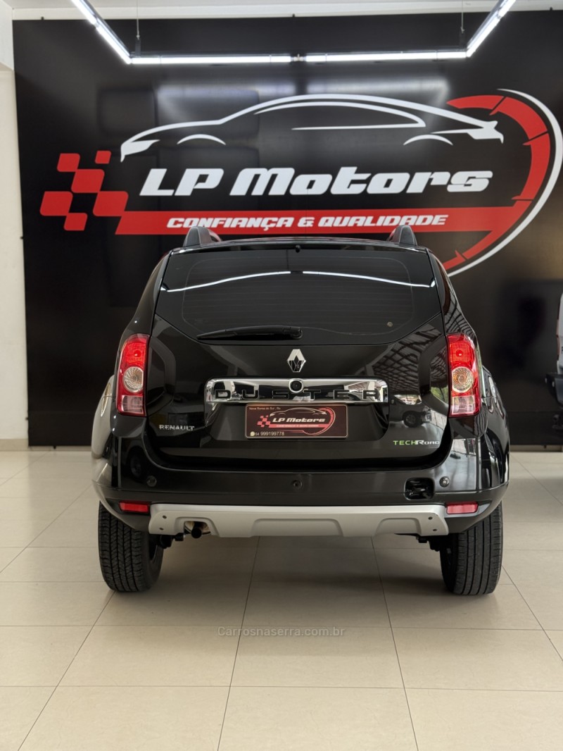 DUSTER 1.6 DYNAMIQUE 4X2 16V FLEX 4P MANUAL - 2014 - FARROUPILHA