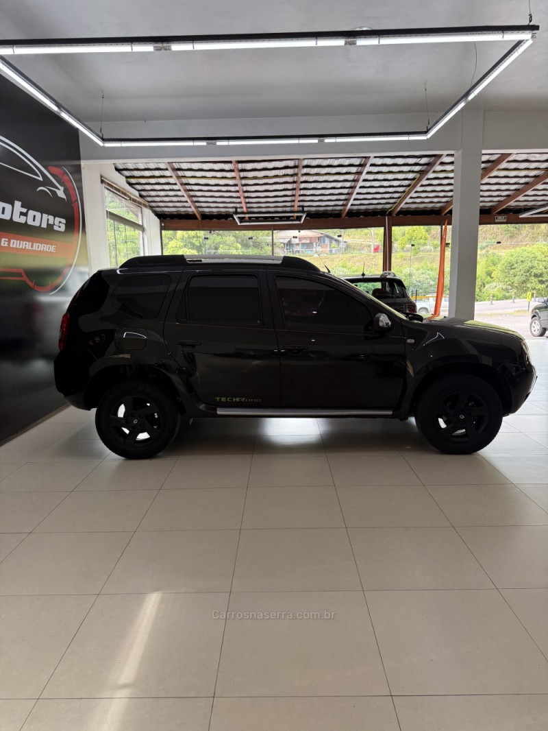 DUSTER 1.6 DYNAMIQUE 4X2 16V FLEX 4P MANUAL - 2014 - FARROUPILHA