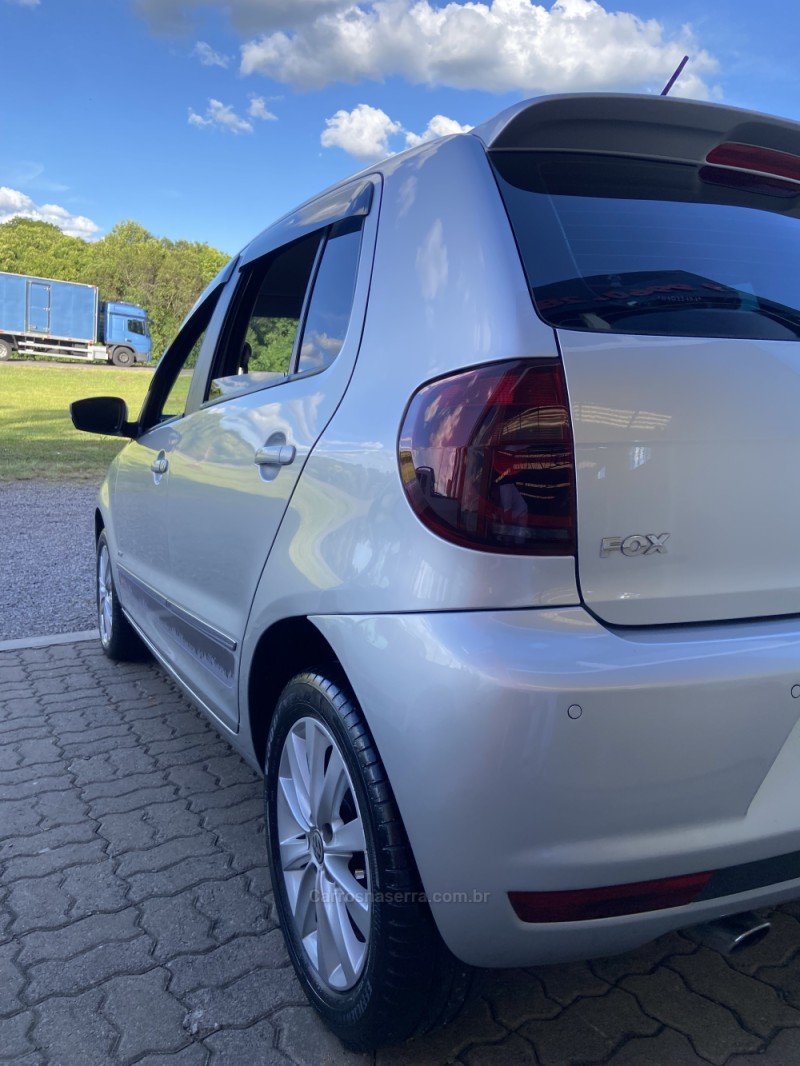 FOX 1.6 MI PRIME 8V FLEX 4P AUTOMATIZADO - 2011 - NOVA PRATA