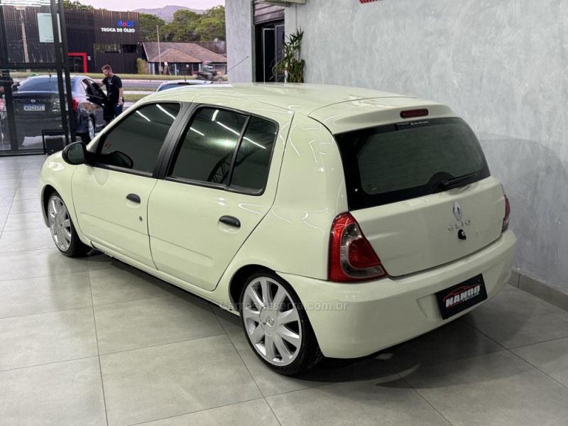 CLIO 1.0 EXPRESSION 16V FLEX 4P MANUAL - 2014 - SAPIRANGA