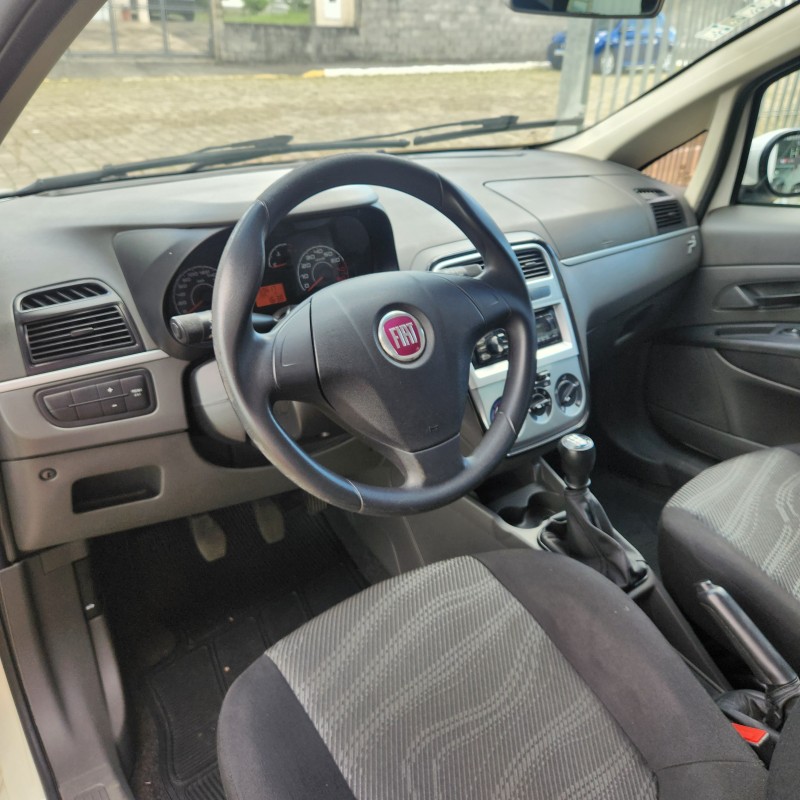 PUNTO 1.4 ATTRACTIVE 8V FLEX 4P MANUAL - 2011 - BENTO GONçALVES