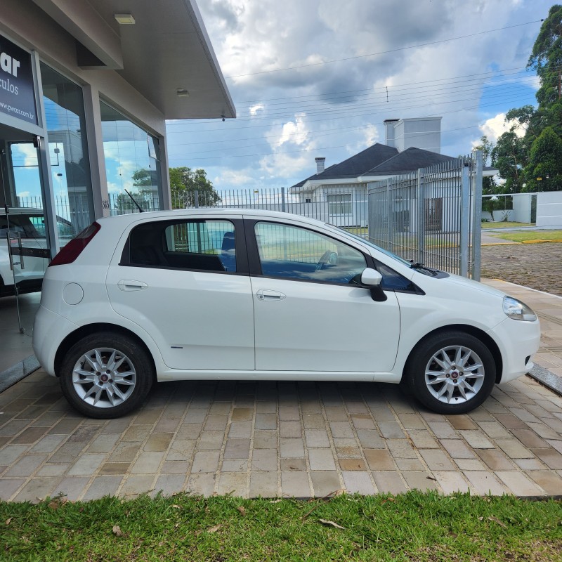 PUNTO 1.4 ATTRACTIVE 8V FLEX 4P MANUAL - 2011 - BENTO GONçALVES