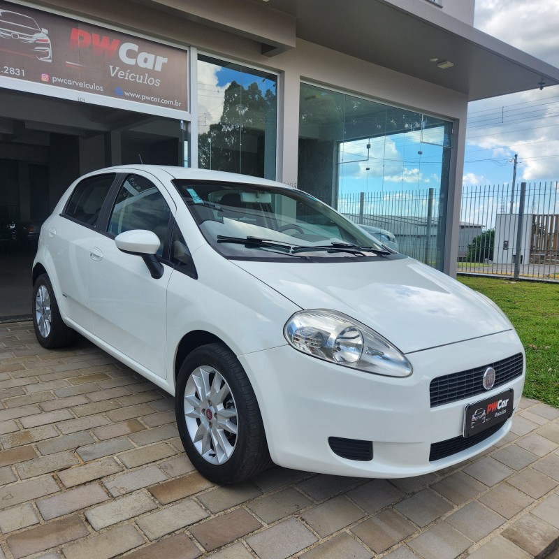 PUNTO 1.4 ATTRACTIVE 8V FLEX 4P MANUAL - 2011 - BENTO GONçALVES