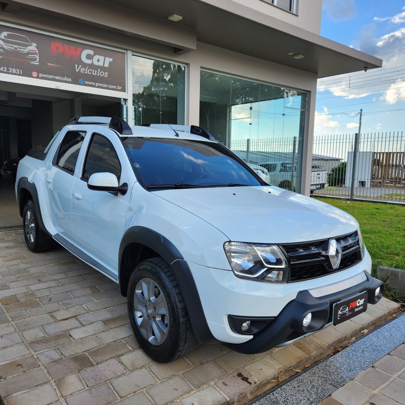 DUSTER OROCH 1.6 16V FLEX DYNAMIQUE 4P MANUAL - 2017 - BENTO GONçALVES