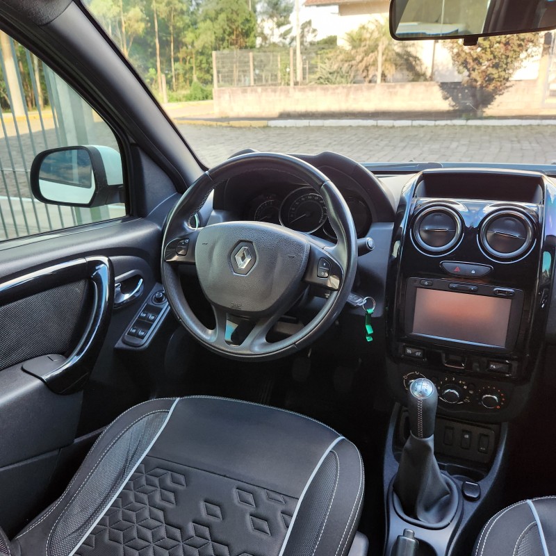 DUSTER OROCH 1.6 16V FLEX DYNAMIQUE 4P MANUAL - 2017 - BENTO GONçALVES