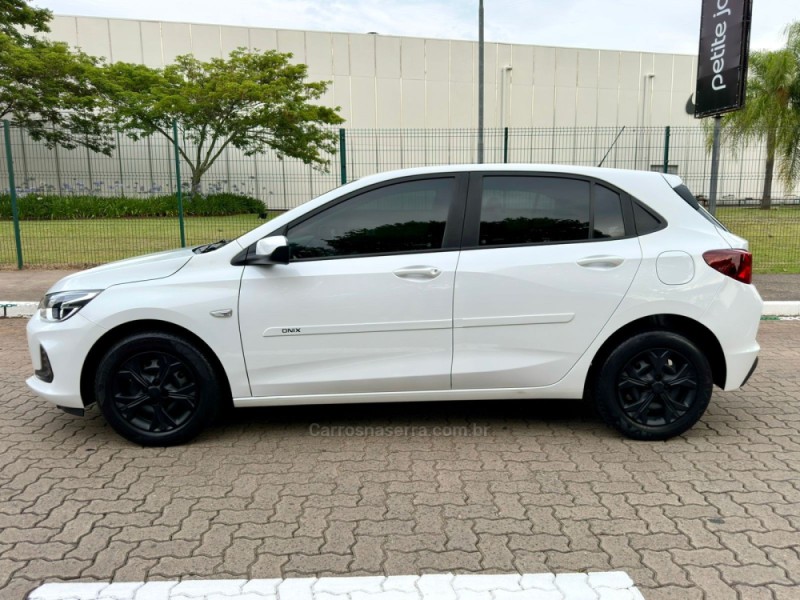 ONIX 1.0 LT 12V FLEX 4P MANUAL - 2020 - ESTâNCIA VELHA