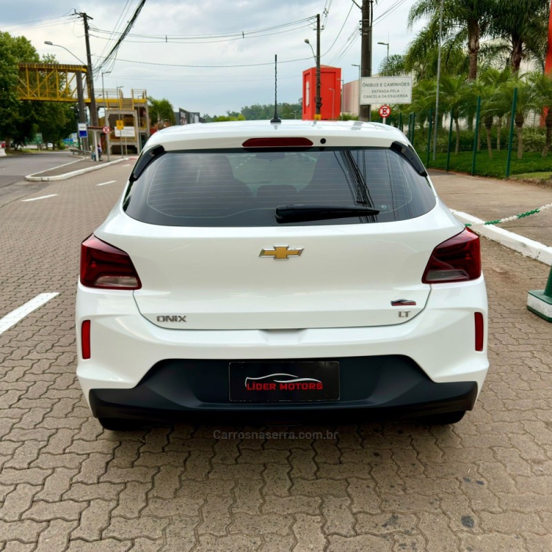 ONIX 1.0 LT 12V FLEX 4P MANUAL - 2020 - ESTâNCIA VELHA