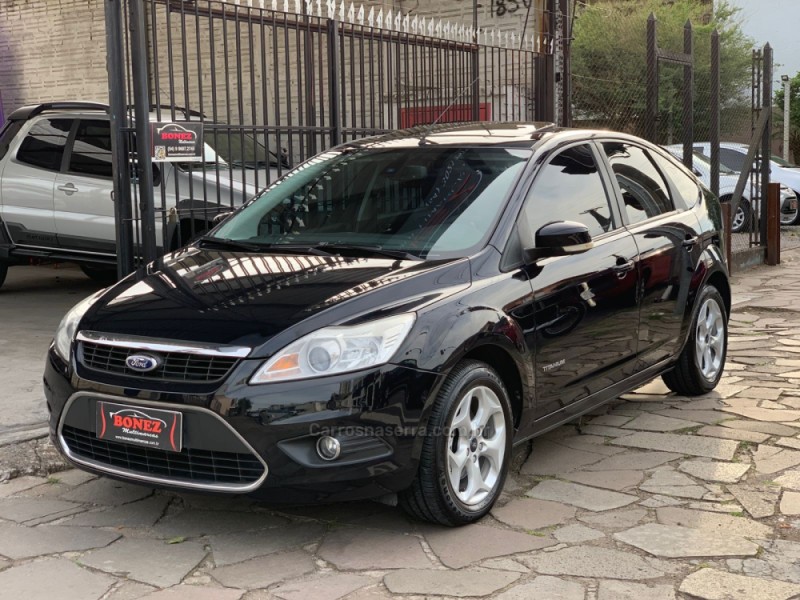 FOCUS 2.0 TITANIUM HATCH 16V FLEX 4P MANUAL - 2011 - CAXIAS DO SUL