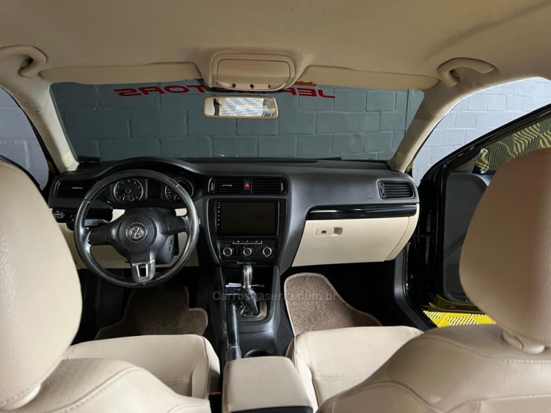 JETTA 2.0 COMFORTLINE FLEX 4P TIPTRONIC - 2012 - CAXIAS DO SUL