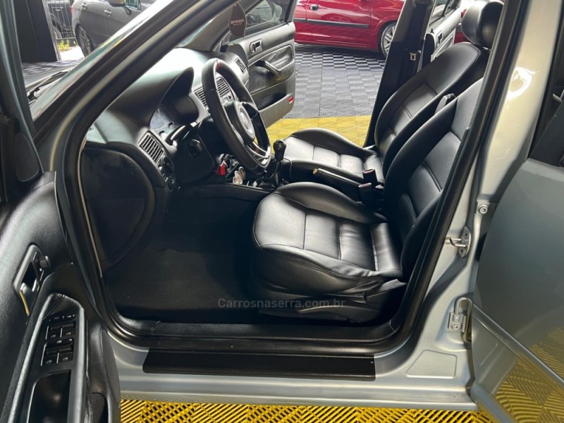 GOLF 1.6 MI 8V FLEX 4P MANUAL - 2002 - CAXIAS DO SUL