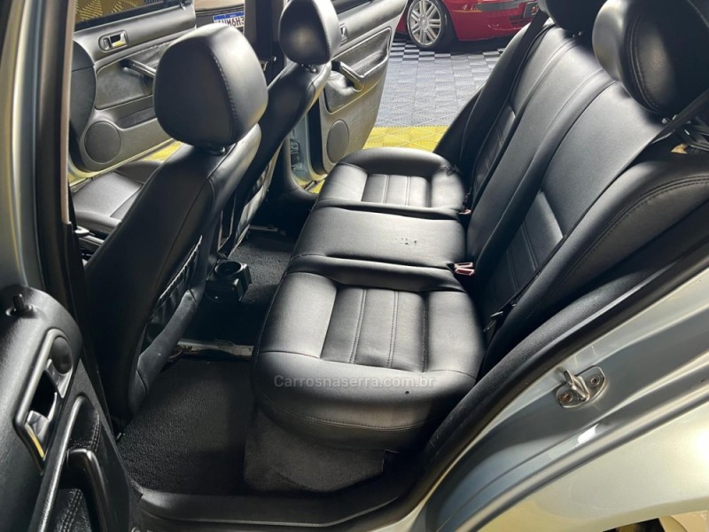 GOLF 1.6 MI 8V FLEX 4P MANUAL - 2002 - CAXIAS DO SUL