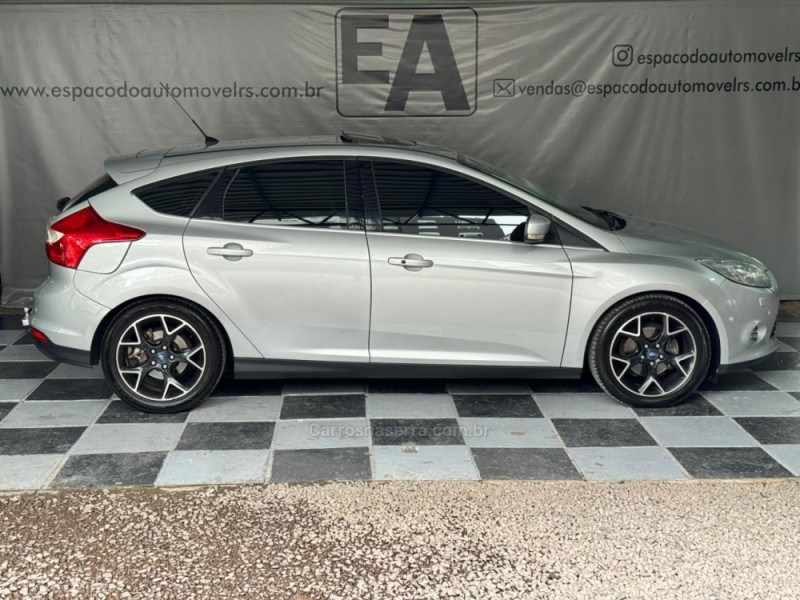FOCUS 2.0 TITANIUM PLUS HATCH 16V FLEX 4P AUTO - 2015 - NOVA PRATA