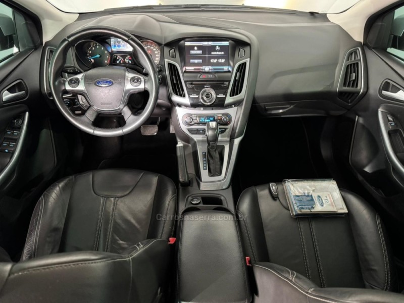 FOCUS 2.0 TITANIUM PLUS HATCH 16V FLEX 4P AUTO - 2015 - NOVA PRATA