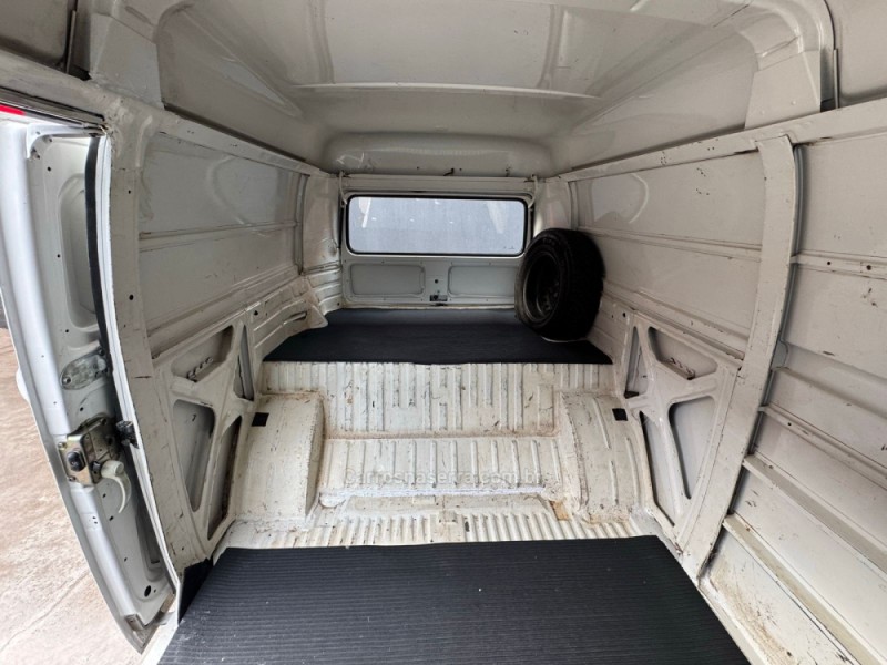 KOMBI 1.4 MI FURGÃO 8V FLEX 3P MANUAL - 2014 - PASSO FUNDO