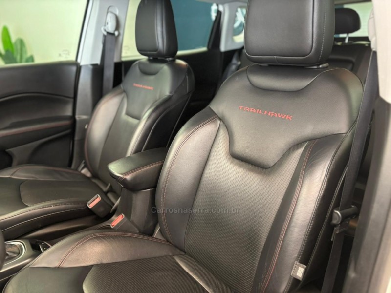 COMPASS 2.0 TRAILHAWK TD350 TURBO DIESEL 4X4 4P AUTOMÁTICO - 2017 - CARLOS BARBOSA