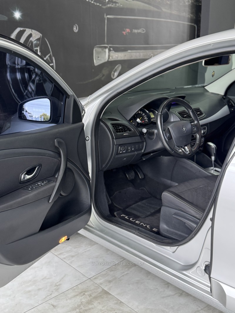 FLUENCE 2.0 DYNAMIQUE PLUS 16V FLEX 4P AUTOMÁTICO - 2013 - CAXIAS DO SUL