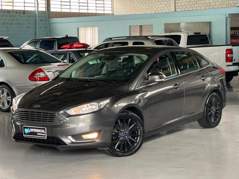 FORD - FOCUS - 2016/2016 - Cinza - R$ 65.900,00