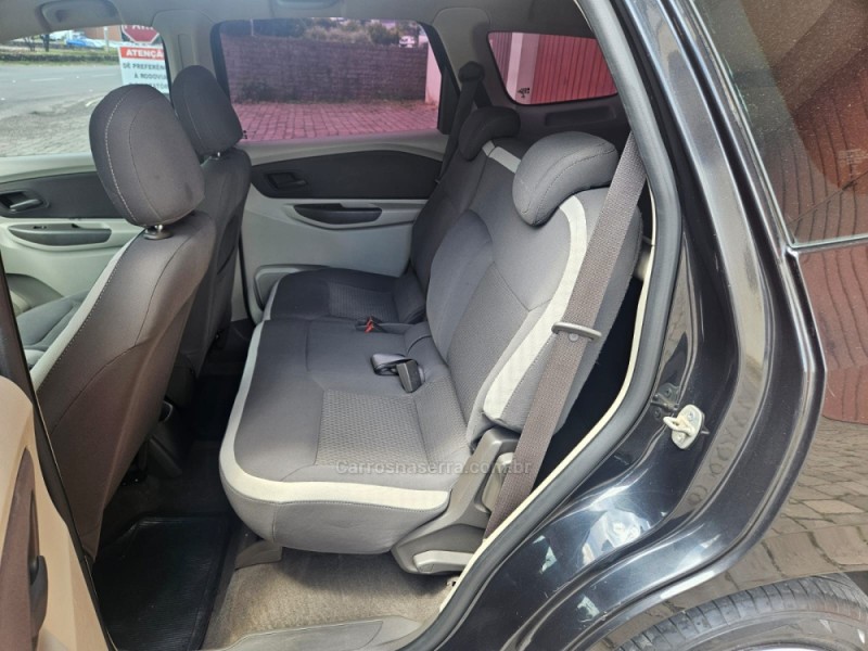 SPIN 1.8 LT 8V FLEX 4P MANUAL - 2015 - VERANóPOLIS