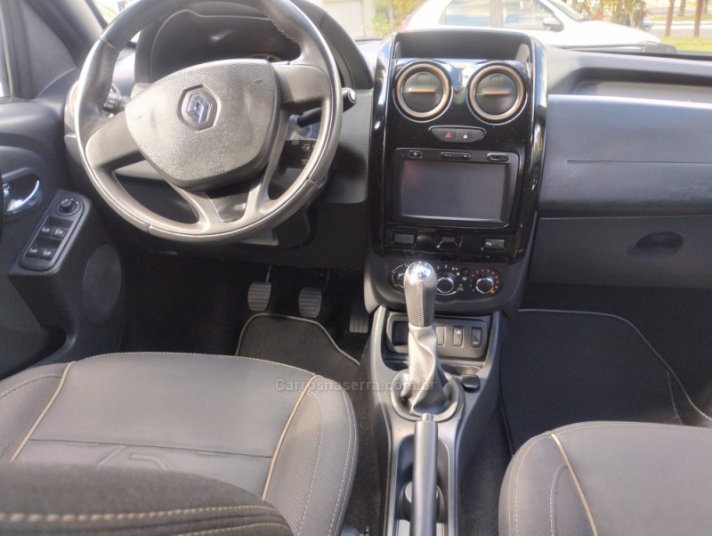 DUSTER 1.6 DYNAMIQUE 4X2 16V FLEX 4P MANUAL - 2017 - CAXIAS DO SUL