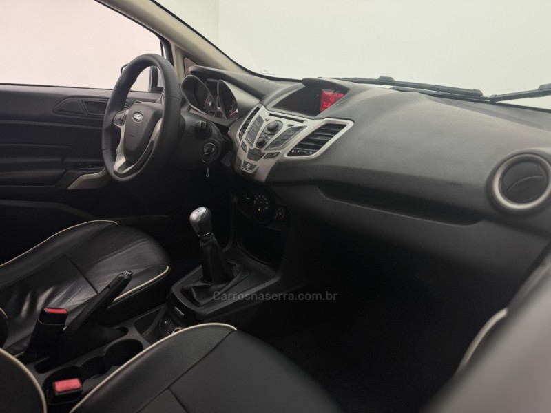 FIESTA 1.6 SE HATCH 16V FLEX 4P MANUAL - 2012 - CARLOS BARBOSA