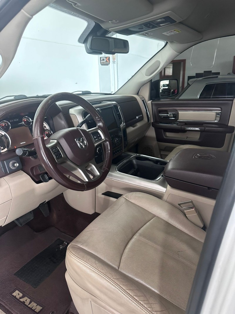 2500 LARAMIE 6.7 CD 4X4 TDI DIESEL 4P AUTOMÁTICA - 2018 - FARROUPILHA