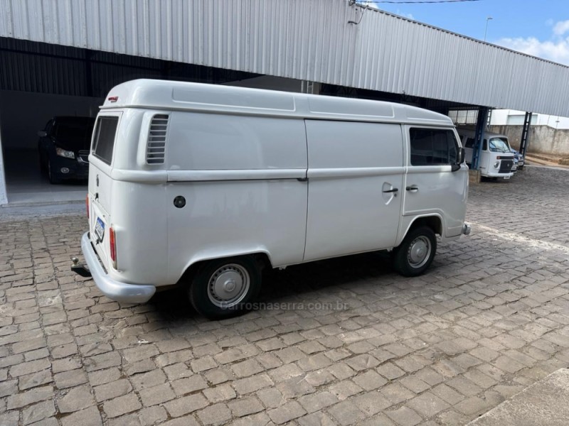 KOMBI 1.4 MI FURGÃO 8V FLEX 3P MANUAL - 2010 - VACARIA