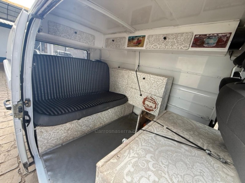 KOMBI 1.4 MI FURGÃO 8V FLEX 3P MANUAL - 2010 - VACARIA