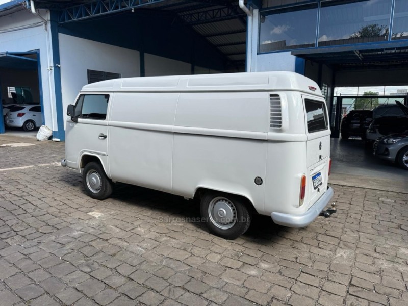 KOMBI 1.4 MI FURGÃO 8V FLEX 3P MANUAL - 2010 - VACARIA