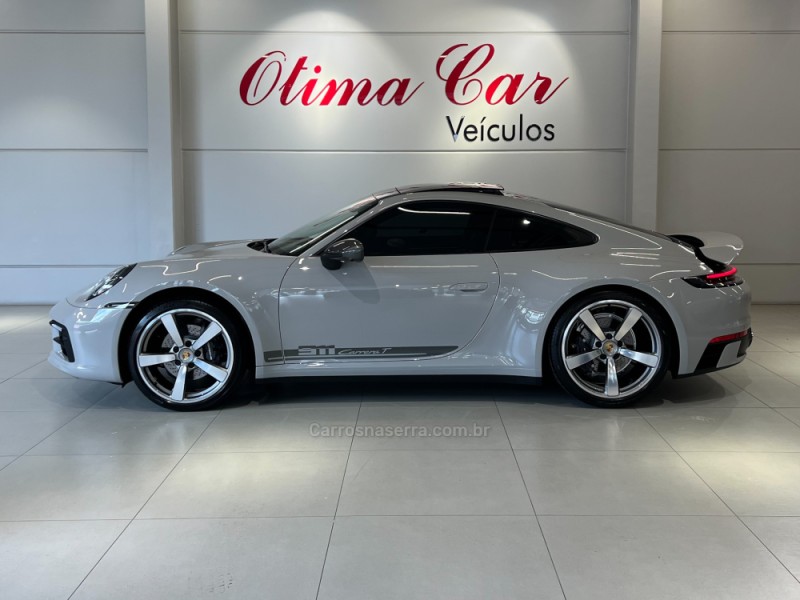 911 3.0 CARRERA T COUPÉ AUTOMÁTICO - 2024 - FLORES DA CUNHA