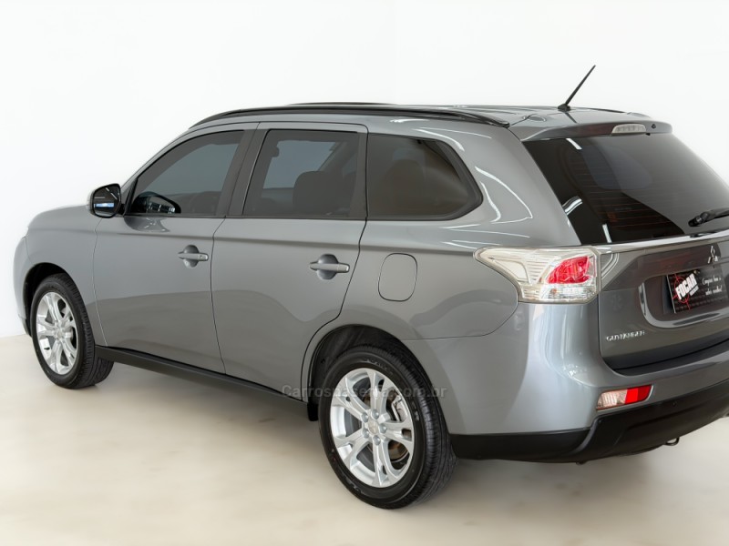 OUTLANDER 2.0 16V GASOLINA 4P AUTOMÁTICO - 2014 - CAXIAS DO SUL