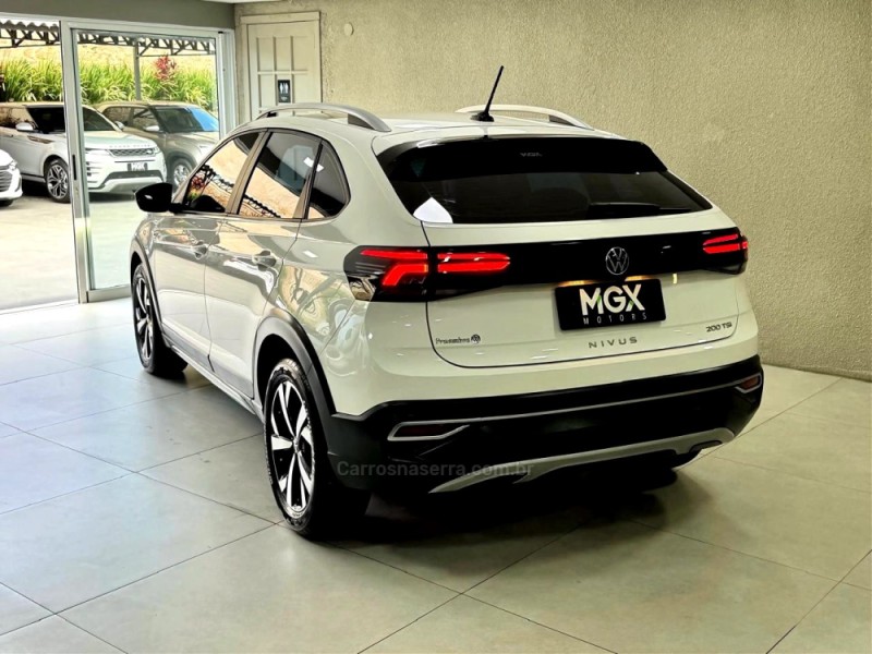 NIVUS 1.0 TSI HIGHLINE FLEX 4P AUTOMÁTICO - 2023 - PORTO ALEGRE