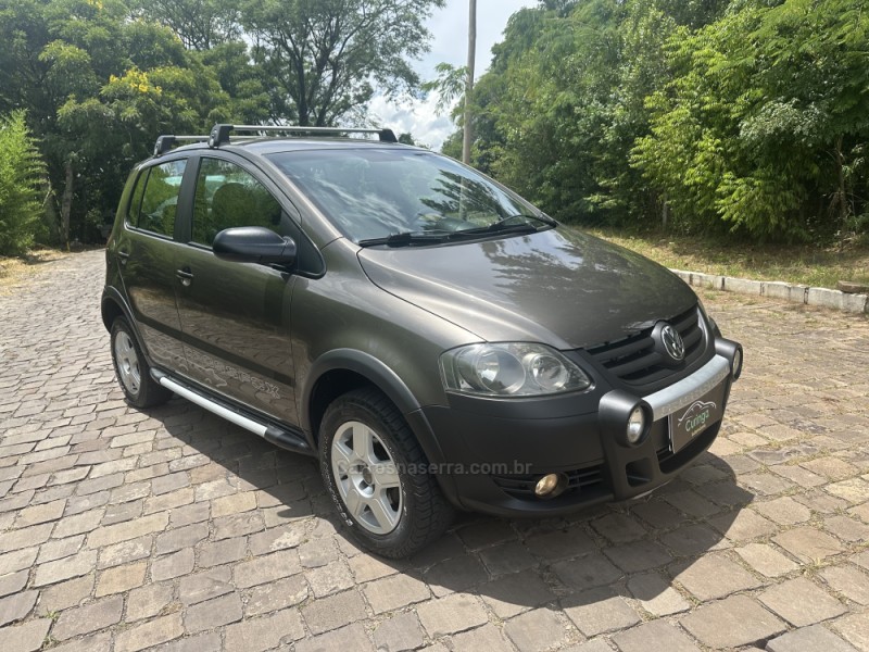 CROSSFOX 1.6 MI FLEX 8V 4P MANUAL - 2010 - NOVA PRATA