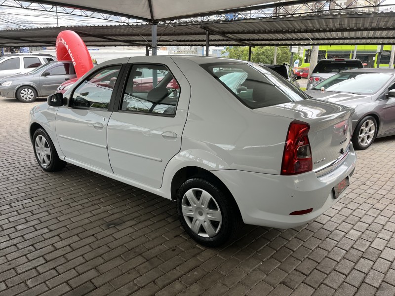 LOGAN 1.6 EXPRESSION 8V HI-FLEX 4P MANUAL - 2012 - CAXIAS DO SUL