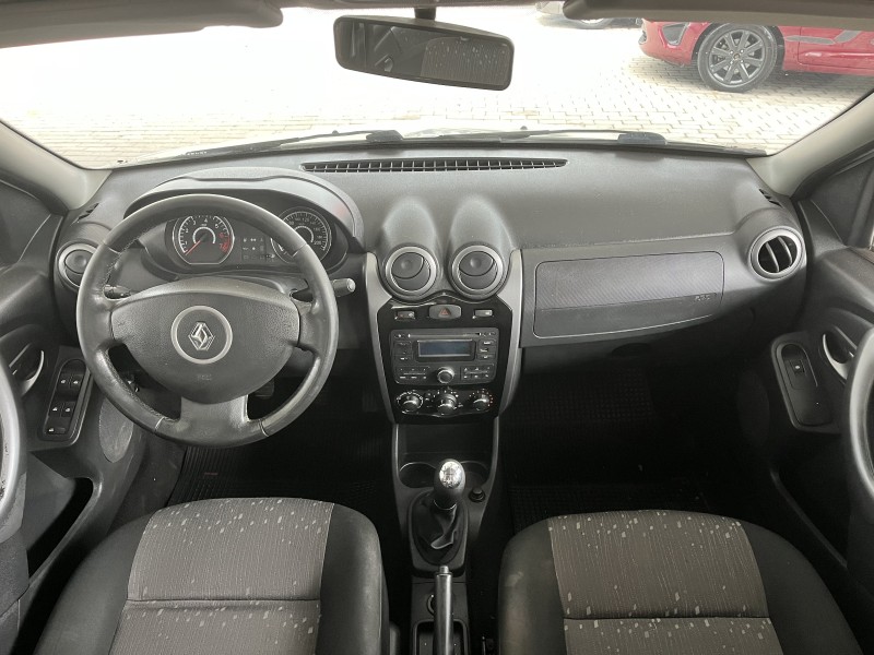 LOGAN 1.6 EXPRESSION 8V HI-FLEX 4P MANUAL - 2012 - CAXIAS DO SUL