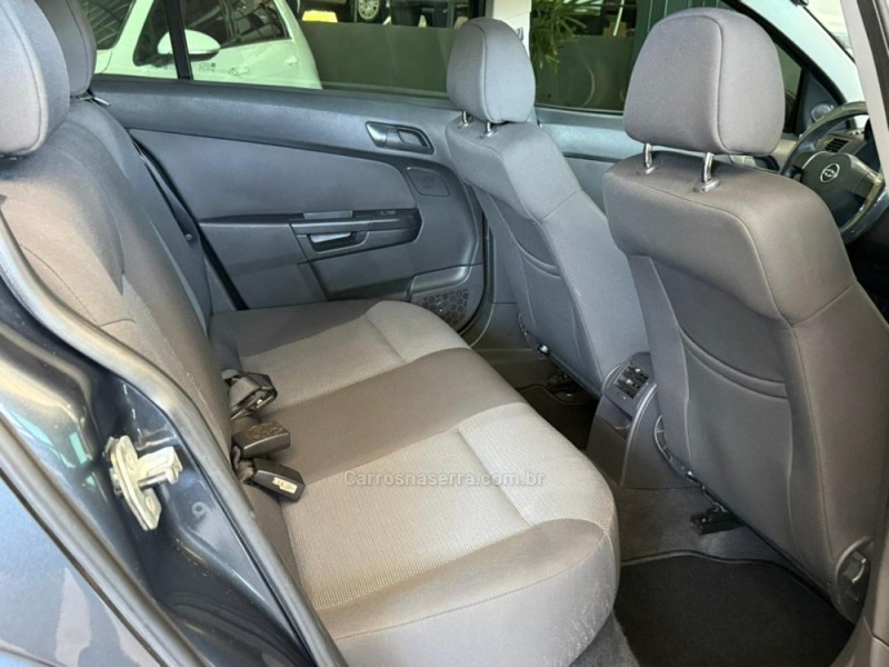 VECTRA 2.0 MPFI EXPRESSION 8V FLEX 4P MANUAL - 2009 - CAMPO BOM