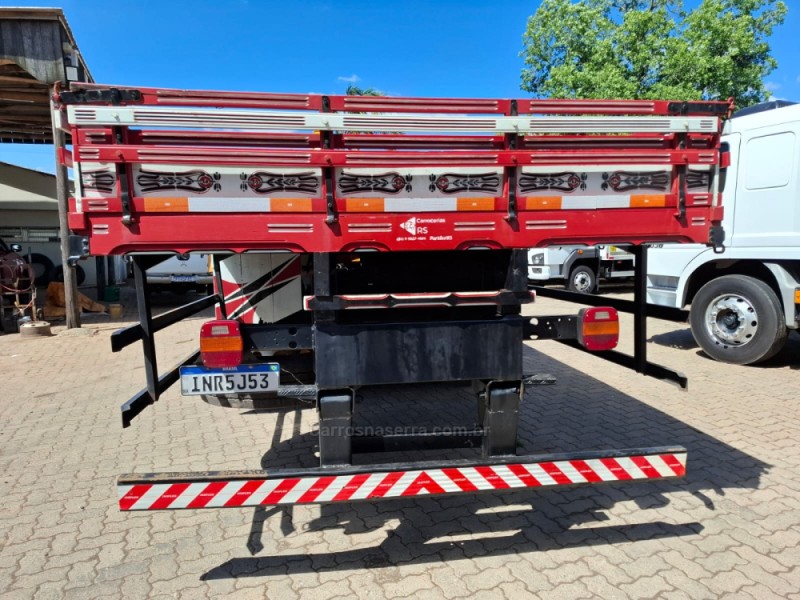 CARGO 2428 E T 3 EIXOS - 2006 - PORTãO